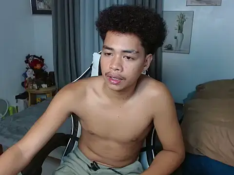 Snapshot of curlyasian_njxx chatting on 27, 3, 2026 curlyasian njxx online show from 27, 3, 2026