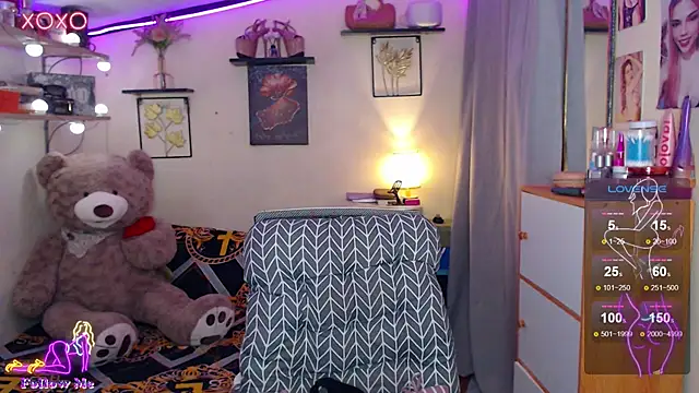 izabella moore online show from 5, 7, 2026
