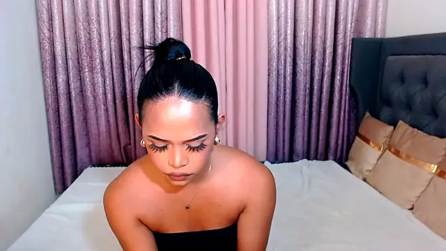 Lorainnelustts online show from 28, 10, 2025