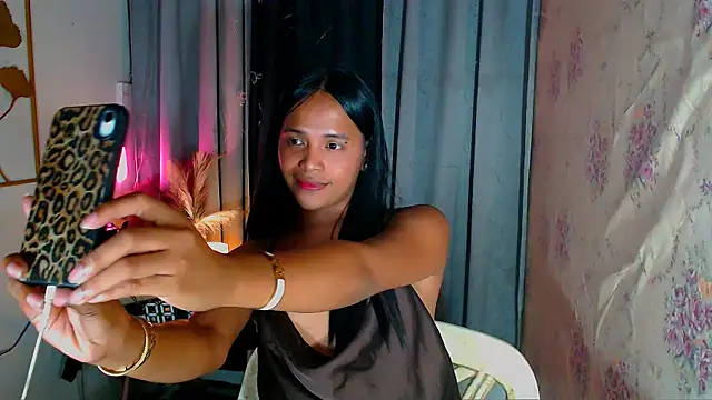 Lorainnelustts online show from 17, 2, 2026