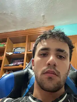 Snapshot of aavrdvh33 chatting on 30, 9, 2025 aavrdvh33 online show from 30, 9, 2025