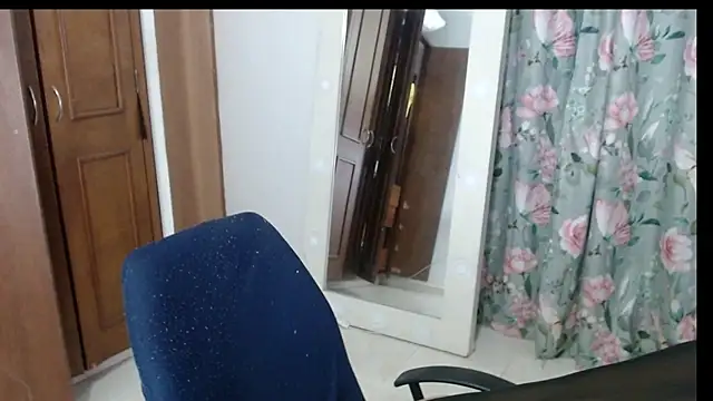alejandralatina online show from 25, 6, 2026