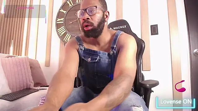 Snapshot of King_Malik chatting on 30, 9, 2025 King Malik online show from 30, 9, 2025