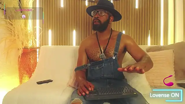 Snapshot of King_Malik chatting on 15, 10, 2025 King Malik online show from 15, 10, 2025