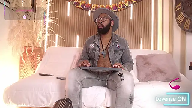 Snapshot of King_Malik chatting on 16, 10, 2025 King Malik online show from 16, 10, 2025