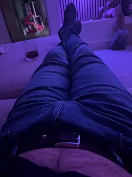 Snapshot of leroy9501 chatting on 12, 4, 2026 leroy9501 online show from 12, 4, 2026