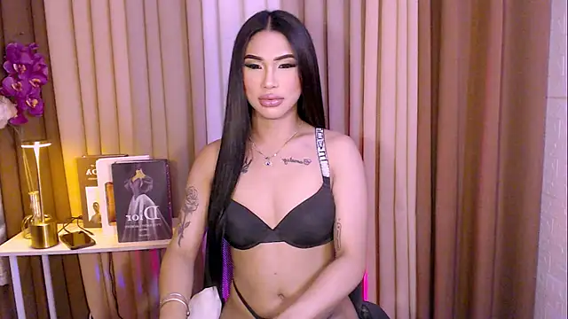 Snapshot of Megan_sativa chatting on 20, 11, 2025 Megan sativa online show from 20, 11, 2025