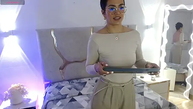 Rosalind tay online show from 20, 10, 2025