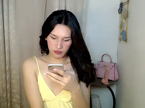 Snapshot of SerenaCortesi chatting on 8, 4, 2026 SerenaCortesi online show from 8, 4, 2026