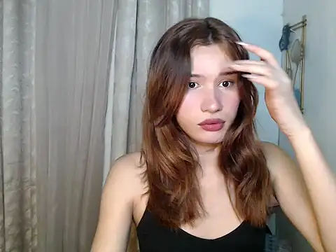 Snapshot of SerenaCortesi chatting on 4, 5, 2026 SerenaCortesi online show from 4, 5, 2026