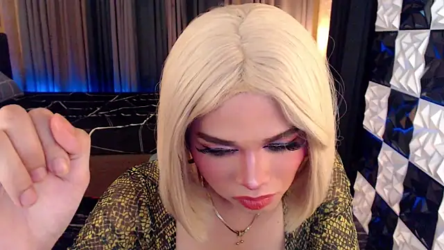 Snapshot of BigCockMaxineTS chatting on 6, 11, 2025 BigCockMaxineTS online show from 6, 11, 2025