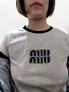 Snapshot of love_sexy090 chatting on 4, 11, 2025 love sexy090 online show from 4, 11, 2025