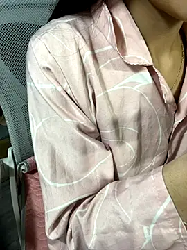 Snapshot of Mina048 chatting on 28, 11, 2025 Mina048 online show from 28, 11, 2025