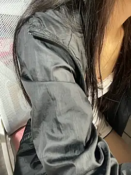 Snapshot of Mina048 chatting on 30, 11, 2025 Mina048 online show from 30, 11, 2025