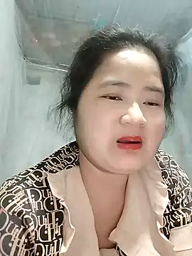 Snapshot of BigBoobs186 chatting on 11, 11, 2025 BigBoobs186 online show from 11, 11, 2025