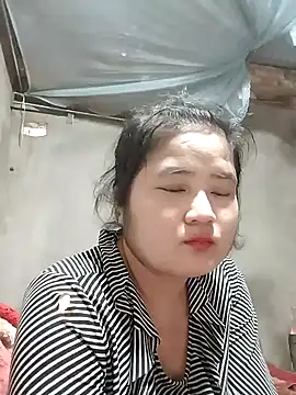 Snapshot of BigBoobs186 chatting on 21, 11, 2025 BigBoobs186 online show from 21, 11, 2025