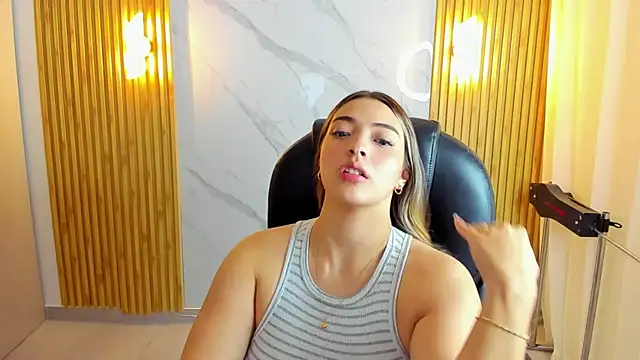 Snapshot of KYLIE_JONES6 chatting on 15, 9, 2025 KYLIE JONES6 online show from 15, 9, 2025