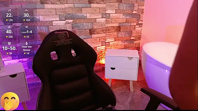 LIHIAN TAY online show from 4, 10, 2025