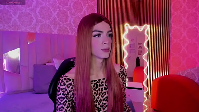 LIHIAN TAY online show from 31, 10, 2025