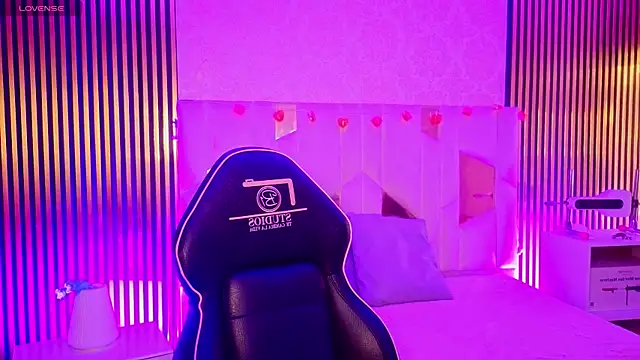 LIHIAN TAY online show from 9, 4, 2026