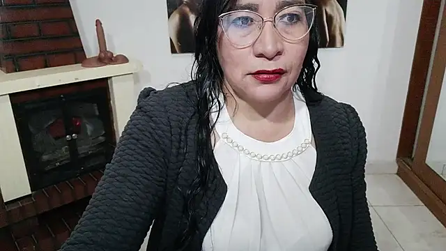 Grace mature milf online show from 13, 4, 2026