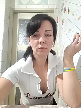 Adeline3302 online show from 21, 11, 2025