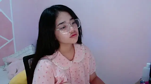 aaliyah walker online show from 17, 11, 2025