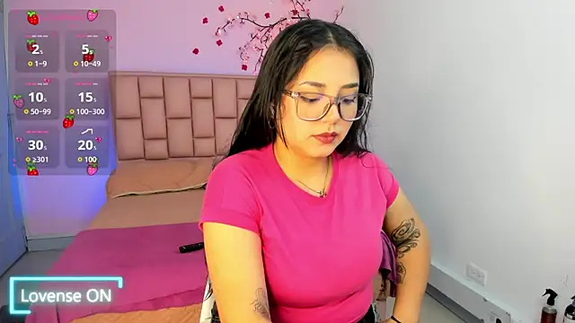 Snapshot of SofiDoll_cg chatting on 25, 11, 2025 SofiDoll cg online show from 25, 11, 2025