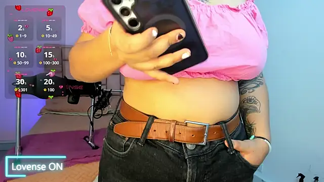 Snapshot of SofiDoll_cg chatting on 26, 11, 2025 SofiDoll cg online show from 26, 11, 2025