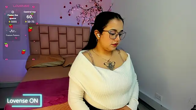 Snapshot of SofiDoll_cg chatting on 28, 11, 2025 SofiDoll cg online show from 28, 11, 2025