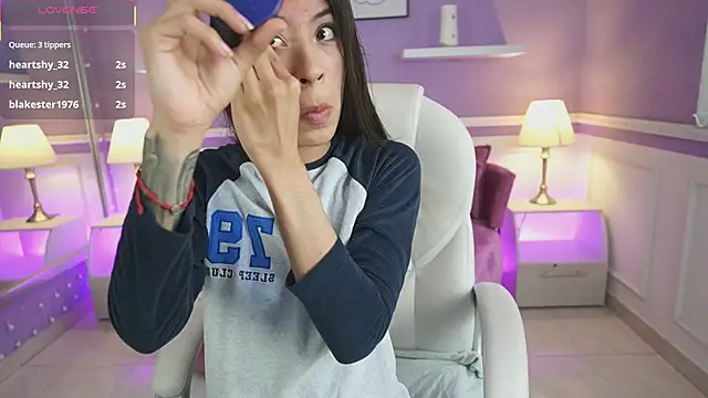 Snapshot of NicoleCrawft chatting on 6, 10, 2025 NicoleCrawft online show from 6, 10, 2025