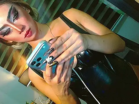Snapshot of Queen_yasii_88 chatting on 24, 6, 2026 Queen yasii 88 online show from 24, 6, 2026