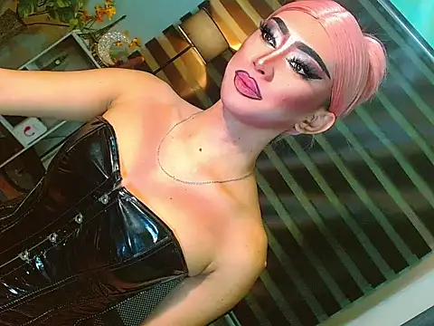 Snapshot of Queen_yasii_88 chatting on 15, 7, 2026 Queen yasii 88 online show from 15, 7, 2026