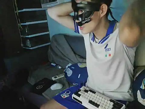 boyhigh1997 online show from 17, 11, 2025