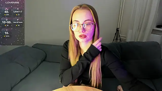 MewStella online show from 14, 10, 2025