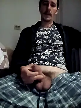 hugecock4u1990 online show from 13, 4, 2026