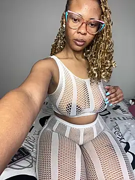 Snapshot of DiamondHaze2 chatting on 28, 7, 2026 DiamondHaze2 online show from 28, 7, 2026