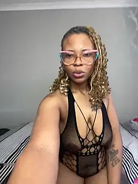 Snapshot of DiamondHaze2 chatting on 4, 8, 2026 DiamondHaze2 online show from 4, 8, 2026
