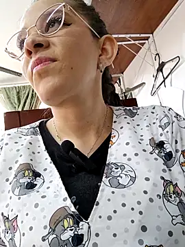 Isabella5 Brown  online show from 10, 11, 2025