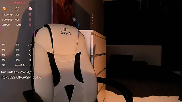 Aura boobss online show from 27, 3, 2026