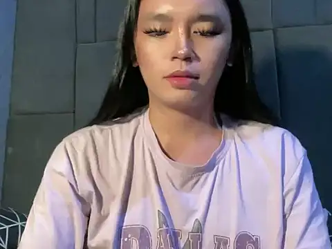 Claudia Johnson online show from 4, 11, 2025