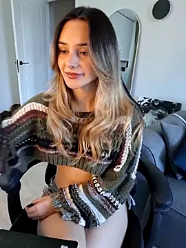 Snapshot of Chloe_Ravens chatting on 17, 6, 2026 Chloe Ravens online show from 17, 6, 2026
