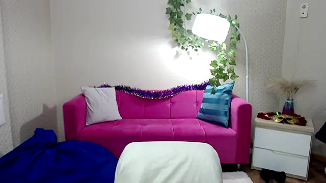 milf hornys online show from 28, 11, 2025