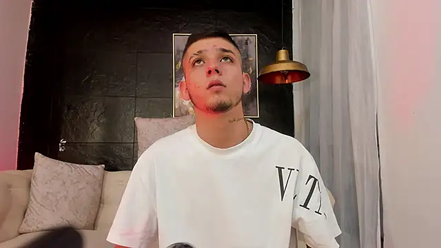 Snapshot of Mathewboy1 chatting on 1, 10, 2025 Mathewboy1 online show from 1, 10, 2025