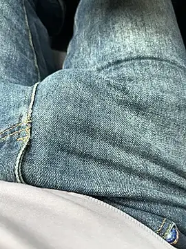 Snapshot of Cruel00 chatting on 20, 10, 2025 Cruel00 online show from 20, 10, 2025