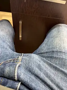 Snapshot of Cruel00 chatting on 22, 10, 2025 Cruel00 online show from 22, 10, 2025