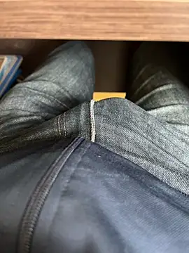 Snapshot of Cruel00 chatting on 15, 12, 2025 Cruel00 online show from 15, 12, 2025