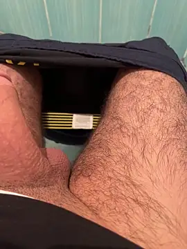 Snapshot of Cruel00 chatting on 22, 12, 2025 Cruel00 online show from 22, 12, 2025