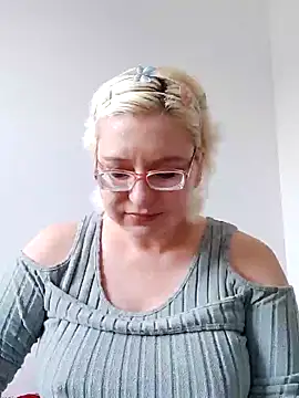 Snapshot of VikaKing chatting on 30, 9, 2025 VikaKing online show from 30, 9, 2025