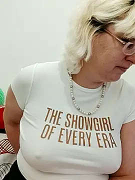 Snapshot of VikaKing chatting on 5, 11, 2025 VikaKing online show from 5, 11, 2025